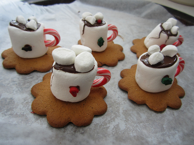 holiday-give-thanks-cookie-hot-chocolate